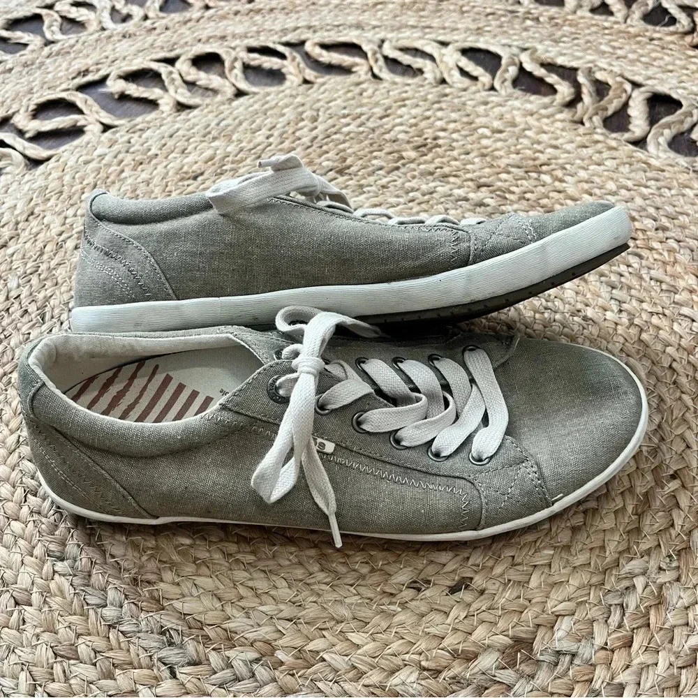 Taos Women's 11 Star Khaki Wash Low Top Canvas Sneakers Lace Up Casual Shoes